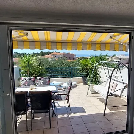 Jarak Center Apartman