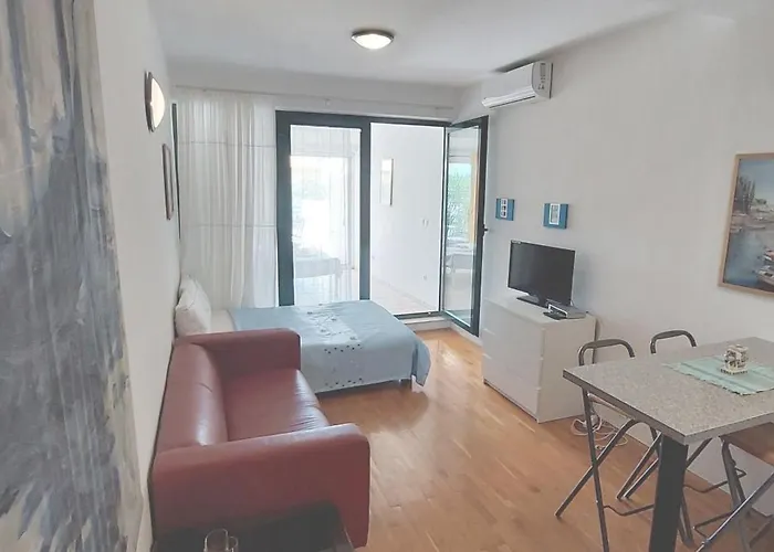 Jarak Center Apartman