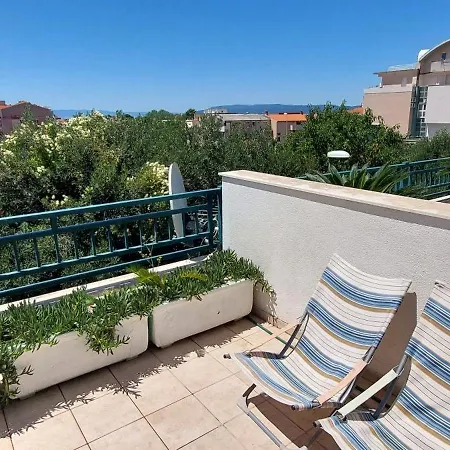 Jarak Center Apartament *